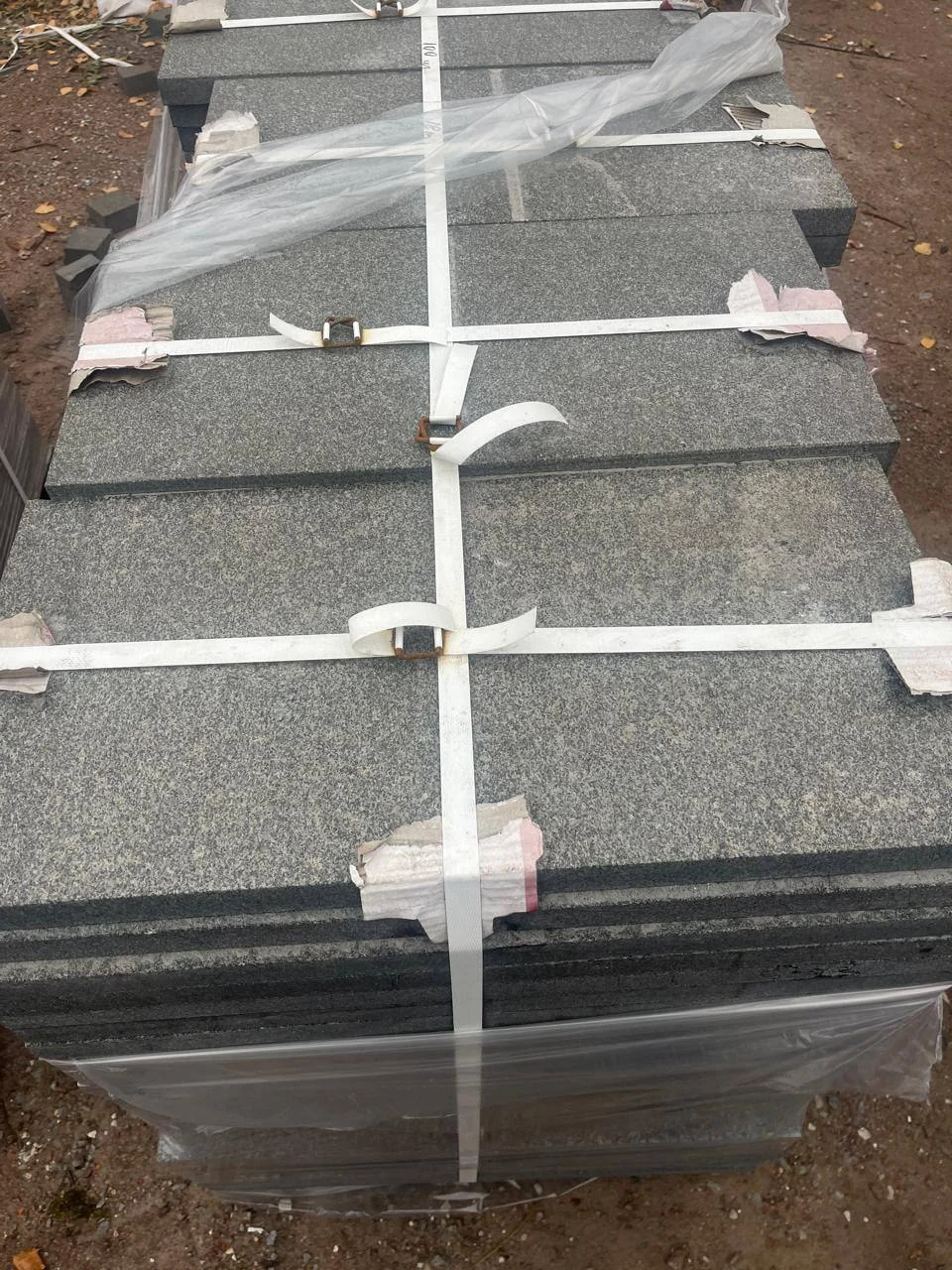 Graniitplaatide pakkimine enne tarnet